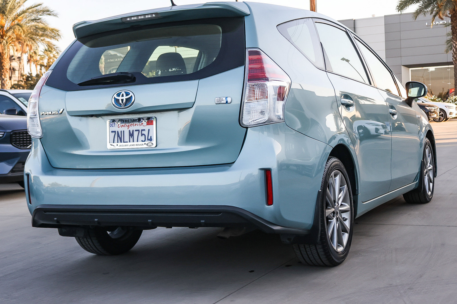 Used 2016 Toyota Prius V Five FWD image 5