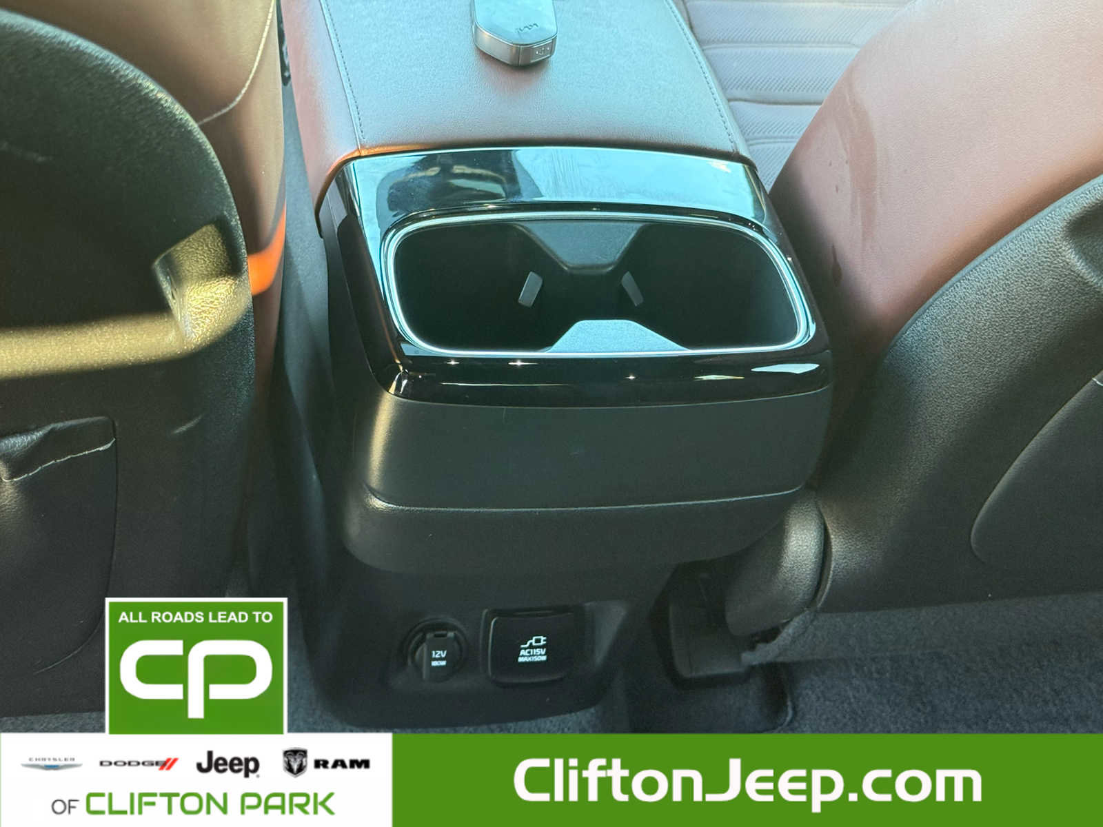 Used 2023 Kia Telluride SX Prestige image 18