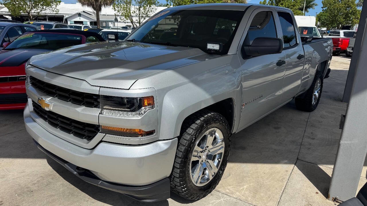 Used 2017 Chevrolet Silverado 1500 Custom w/ Custom Convenience Package image 1