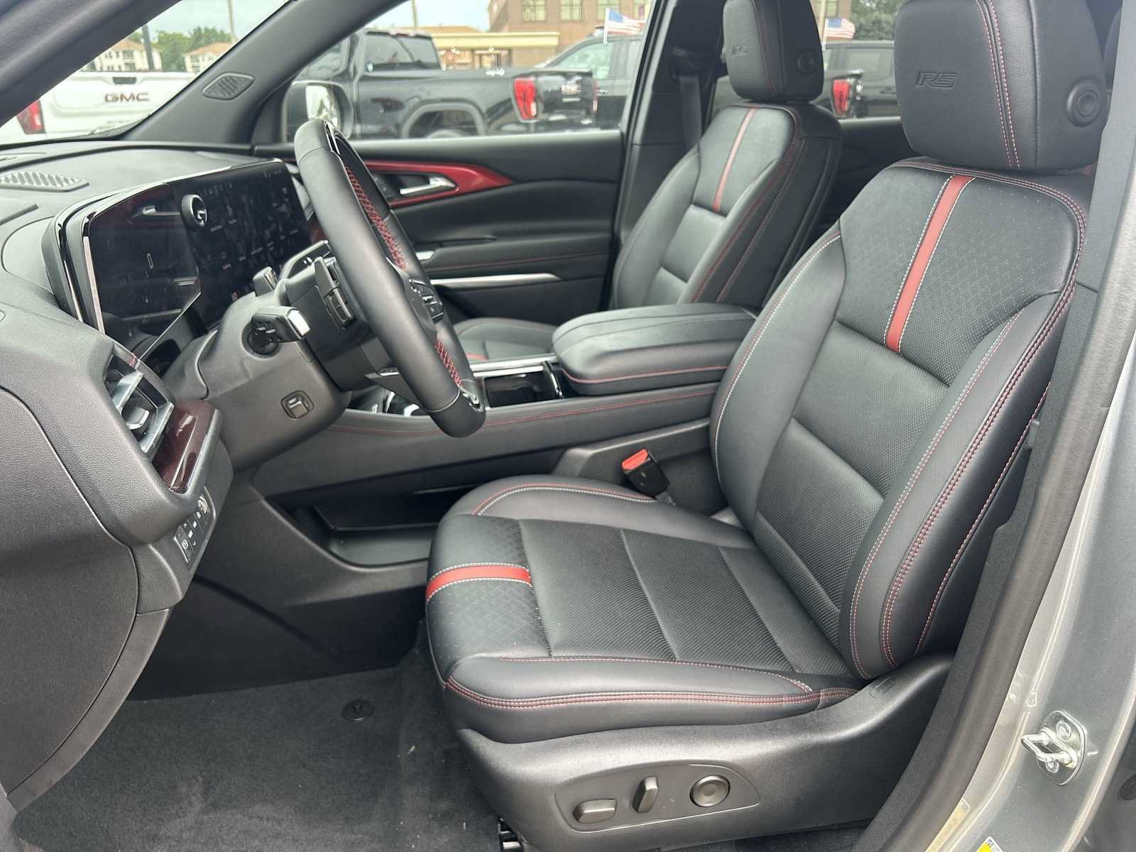 Used 2024 Chevrolet Traverse RS w/ LPO, Floor Liner Package AWD/4WD image 19