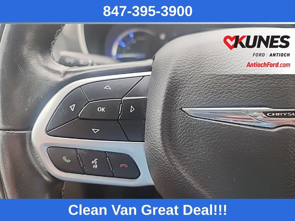 Used 2022 Chrysler Pacifica Touring-L w/ Uconnect Theater Family Group FWD image 31