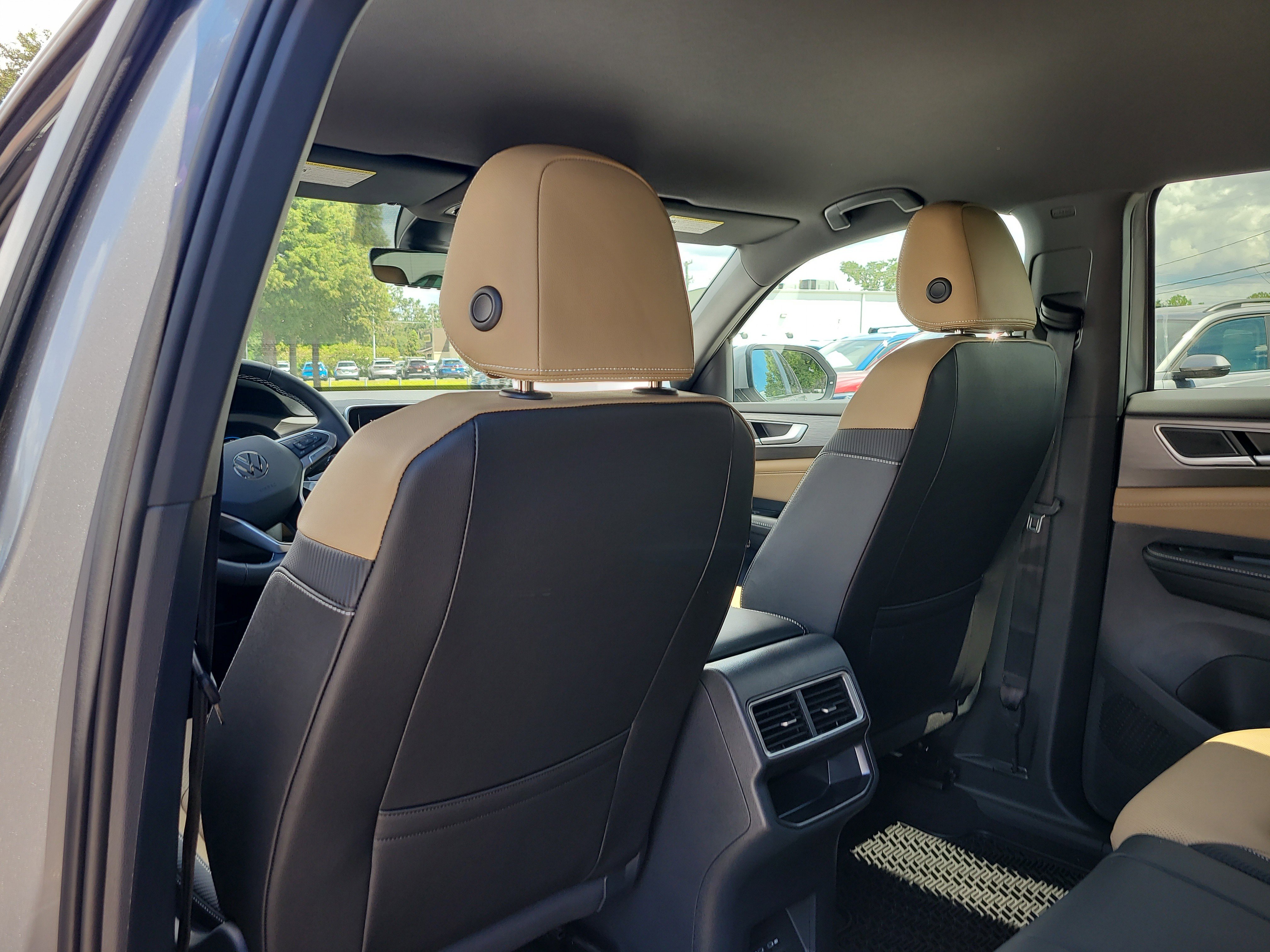 New 2026 Volkswagen Atlas Cross Sport SE image 13