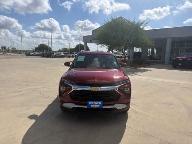Used 2024 Chevrolet TrailBlazer LT w/ Driver Confidence Package AWD/4WD image 2