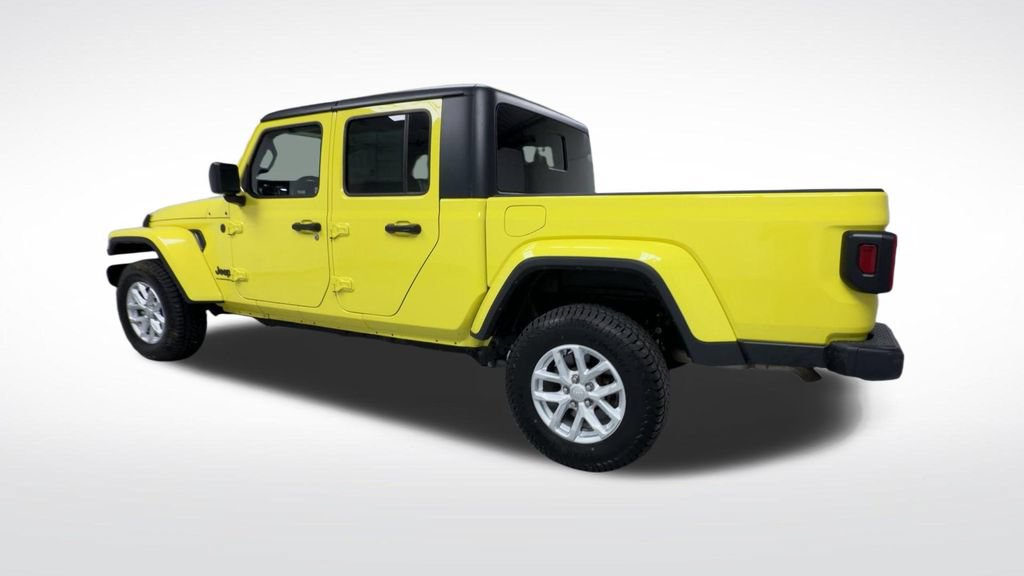Used 2023 Jeep Gladiator Sport AWD/4WD image 6