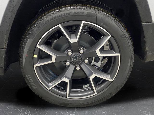 New 2026 Jeep Cherokee Overland w/ Trailer Tow Group AWD/4WD image 39