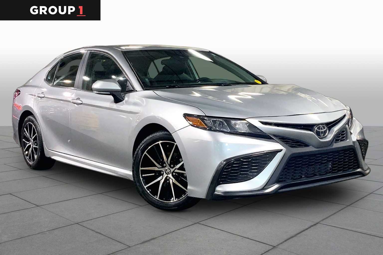 Certified 2024 Toyota Camry SE FWD image 3