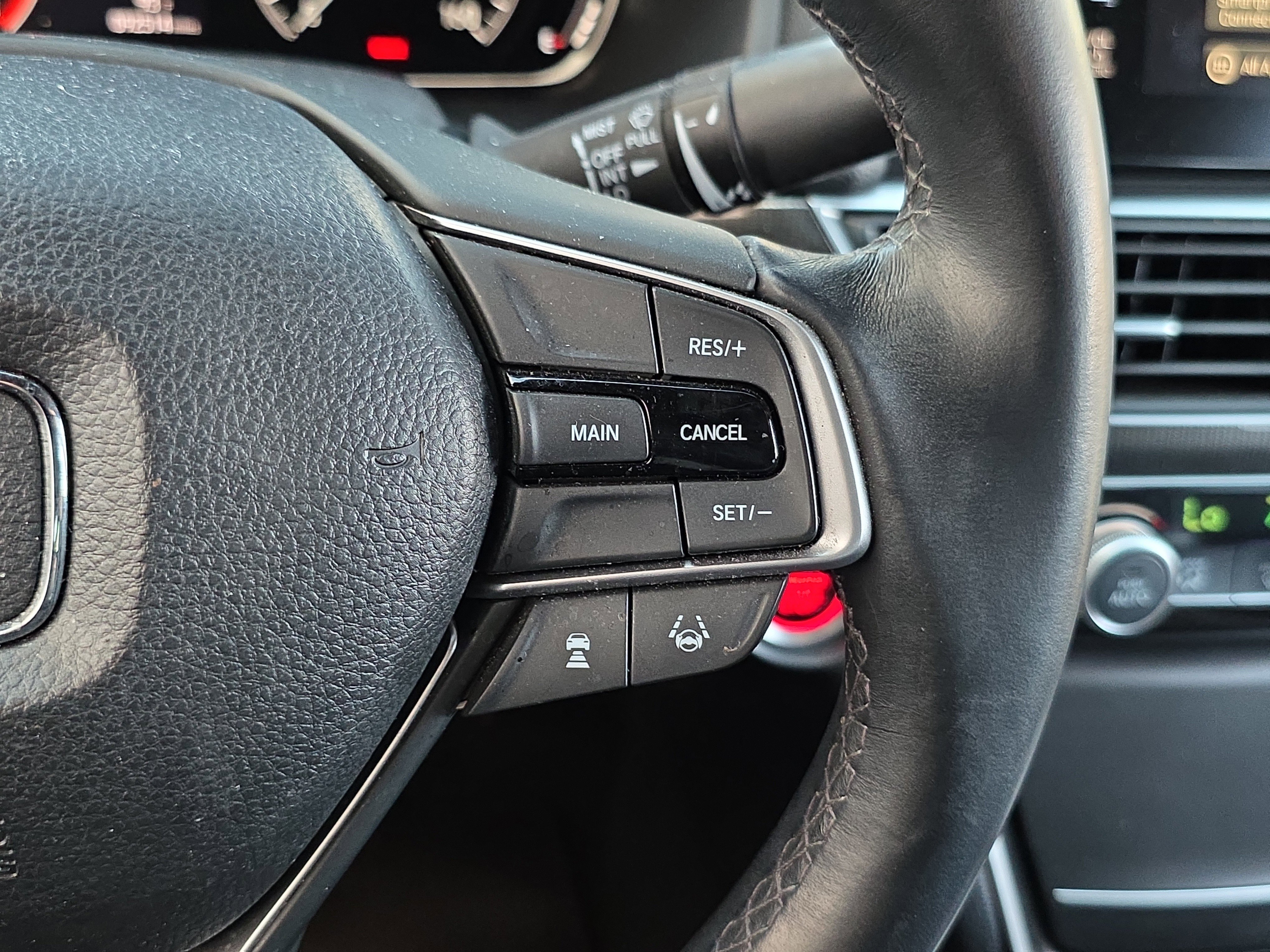 Used 2018 Honda Accord Sport image 13