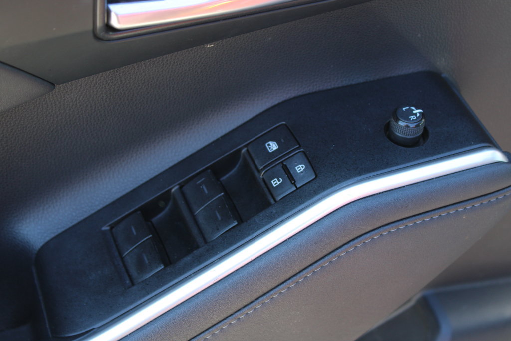 Used 2023 Toyota Highlander XLE FWD image 33