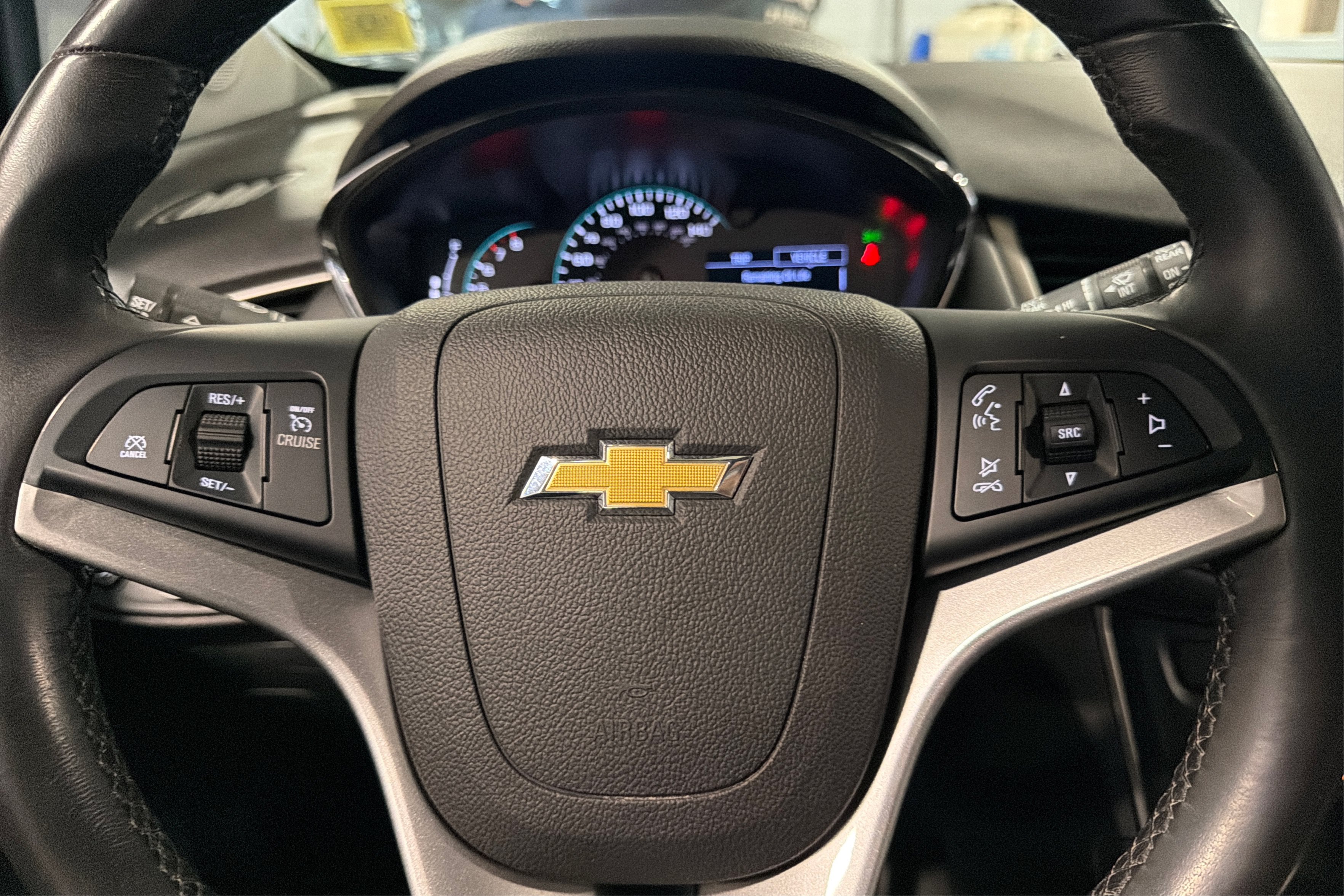 Used 2019 Chevrolet Trax LT w/ LT Convenience Package AWD/4WD image 22