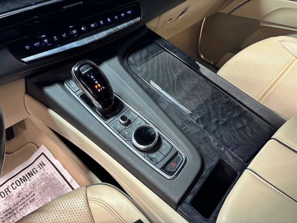 Used 2023 Cadillac Escalade Premium Luxury image 14