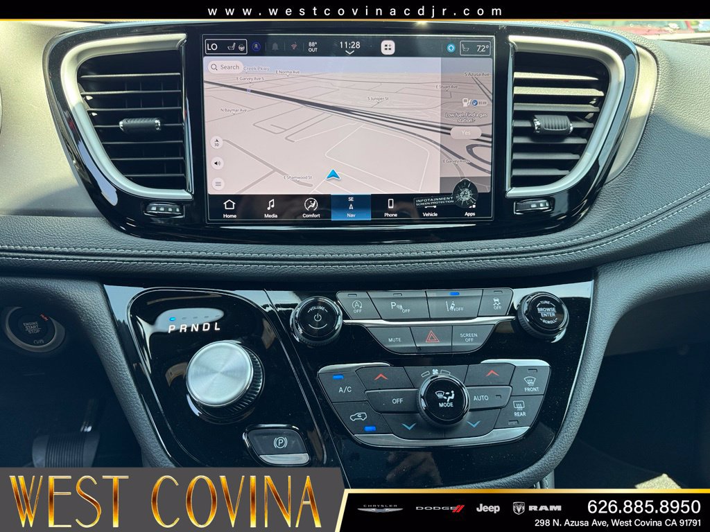New 2027 Chrysler Pacifica Limited FWD image 24