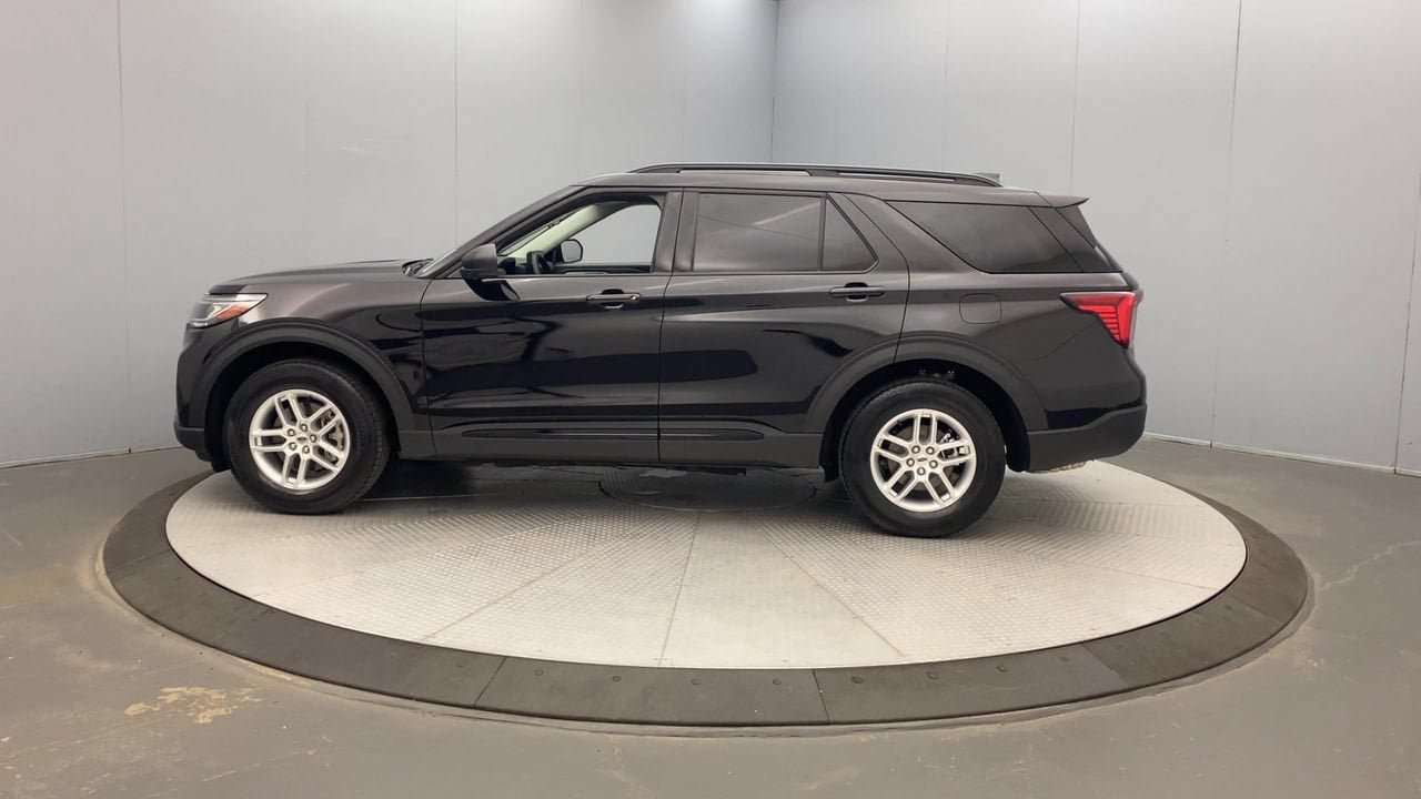 New 2026 Ford Explorer Active AWD/4WD image 2