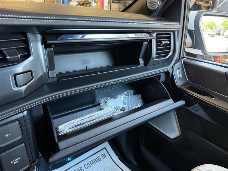 Used 2023 Ford F150 Lightning Platinum AWD/4WD image 28