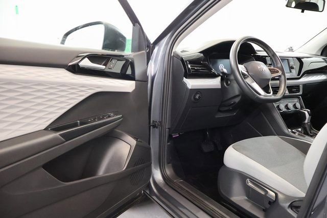 Used 2022 Volkswagen Taos S image 8