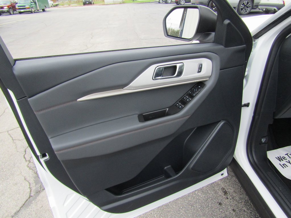 New 2025 Ford Explorer Active image 24