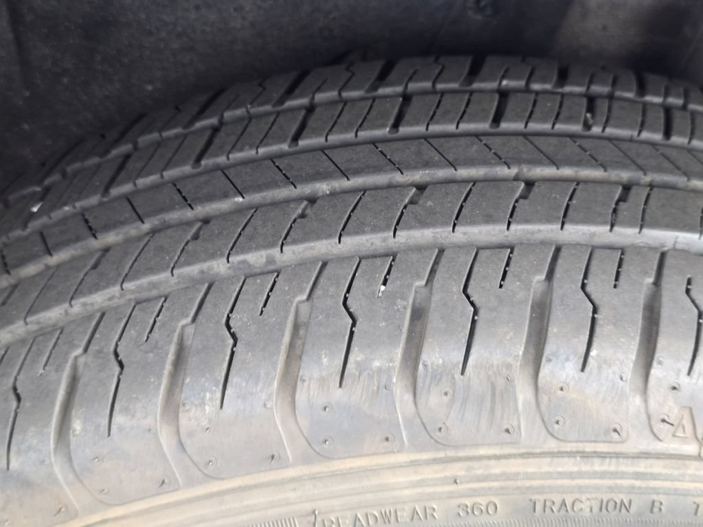 Used 2024 Toyota RAV4 XLE AWD/4WD image 10