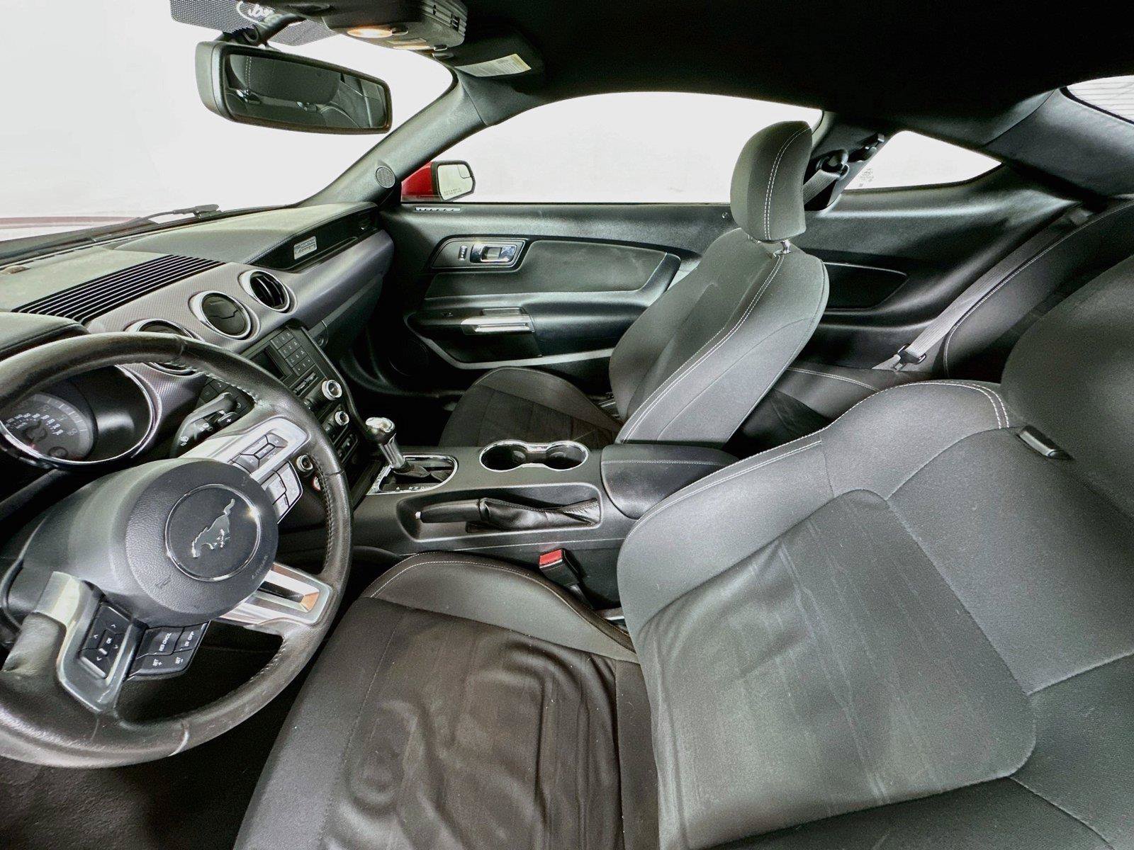 Used 2015 Ford Mustang Coupe RWD image 5