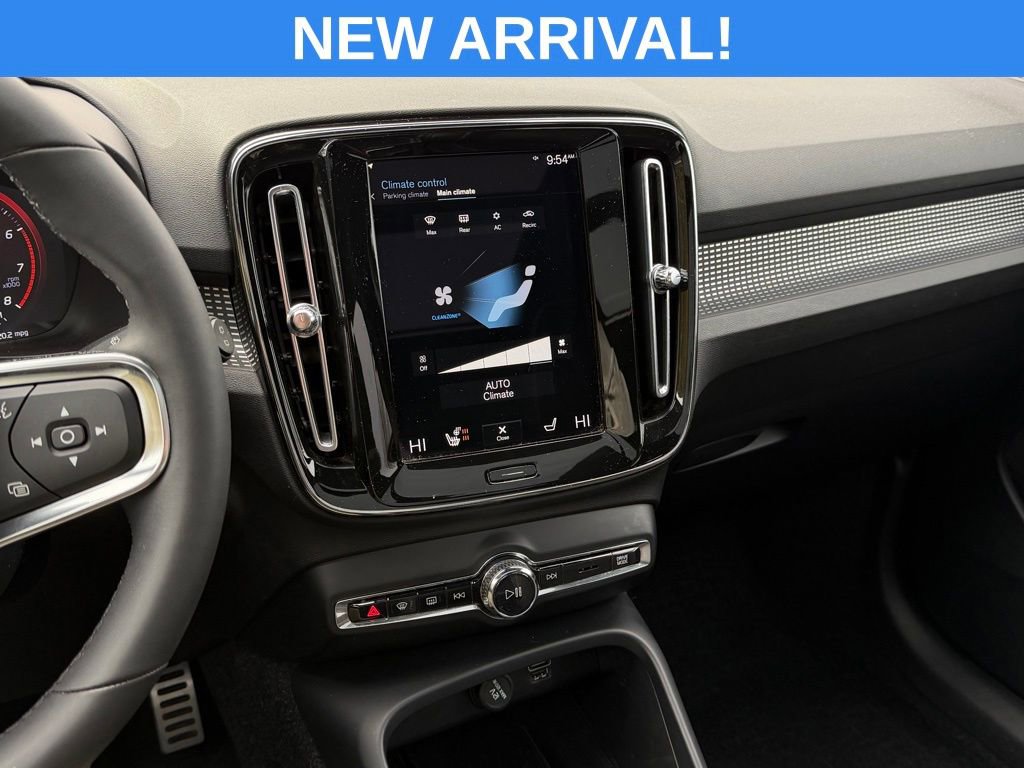 Used 2022 Volvo XC40 T5 R-Design w/ Advanced Package image 31