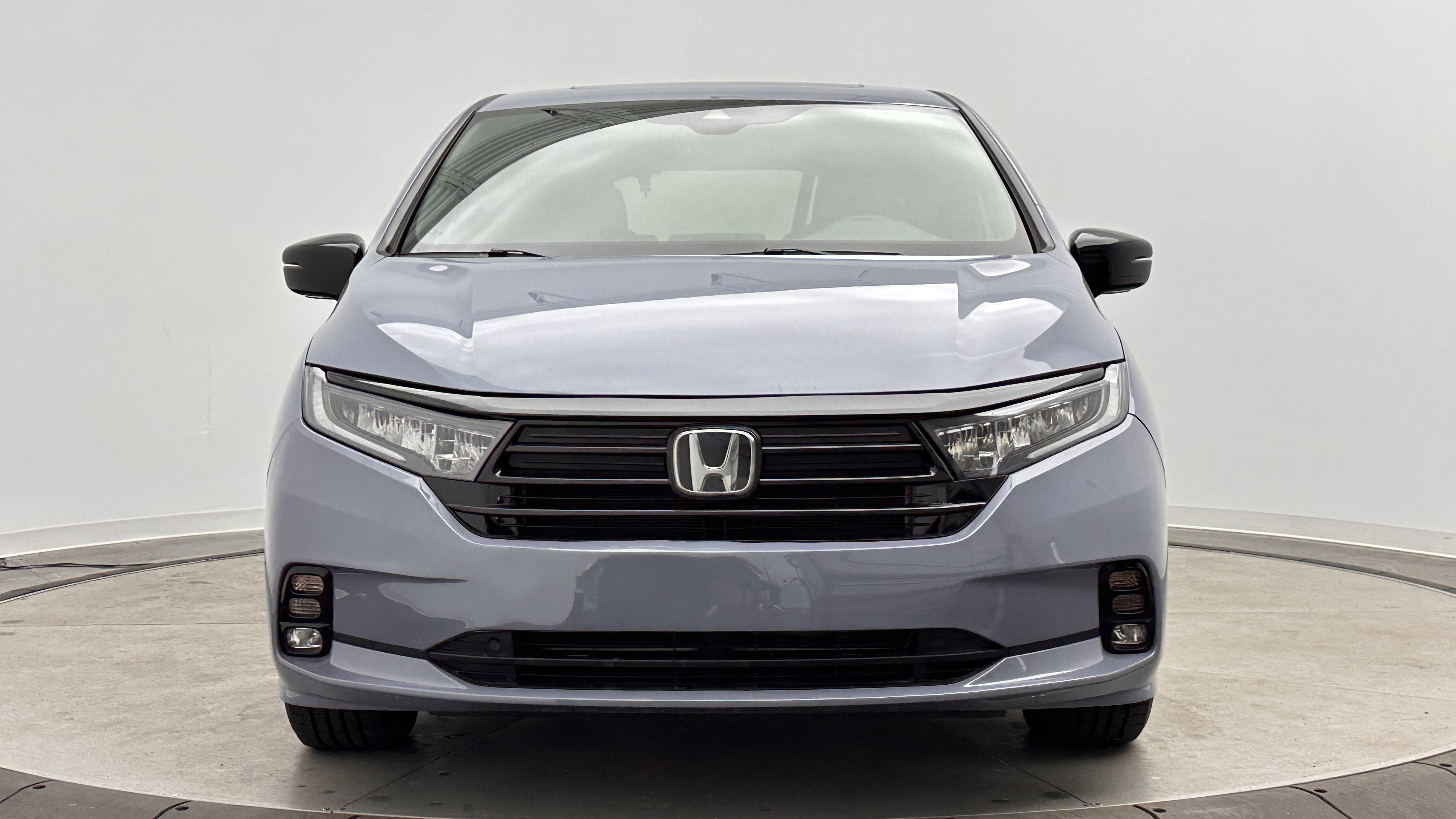 Used 2024 Honda Odyssey Sport image 2
