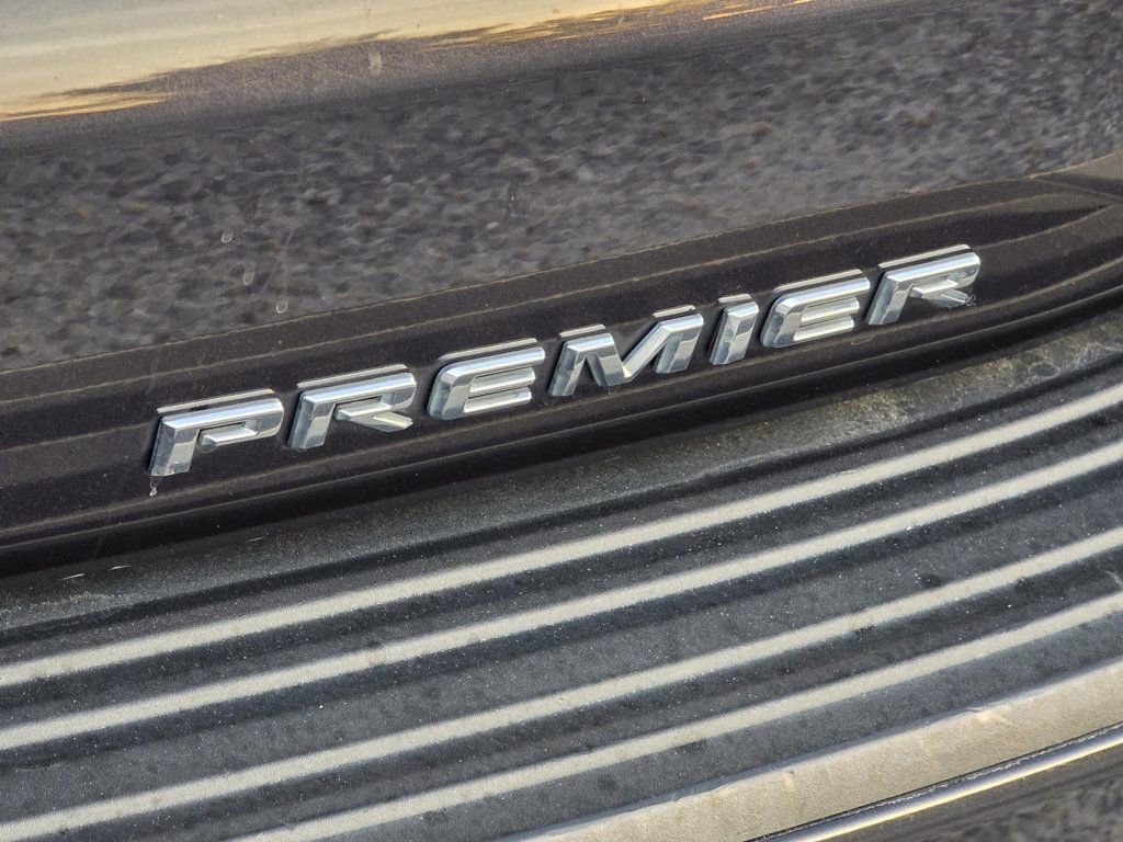 Used 2022 Chevrolet Suburban Premier RWD image 31