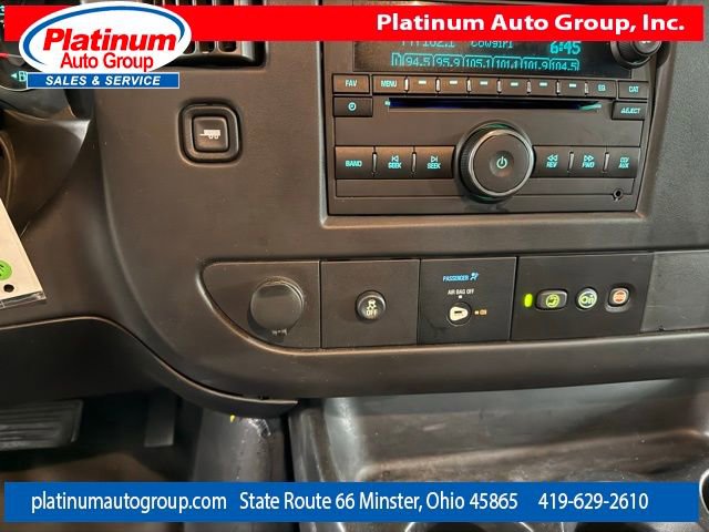 Used 2017 Chevrolet Express 3500 Extended image 21