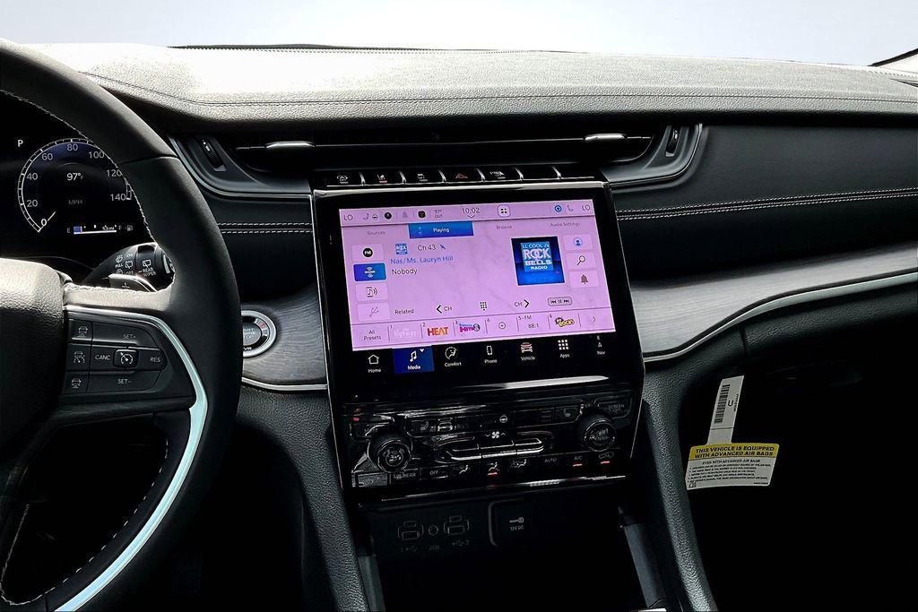 New 2025 Jeep Grand Cherokee Limited w/ Trailer Tow Package image 7