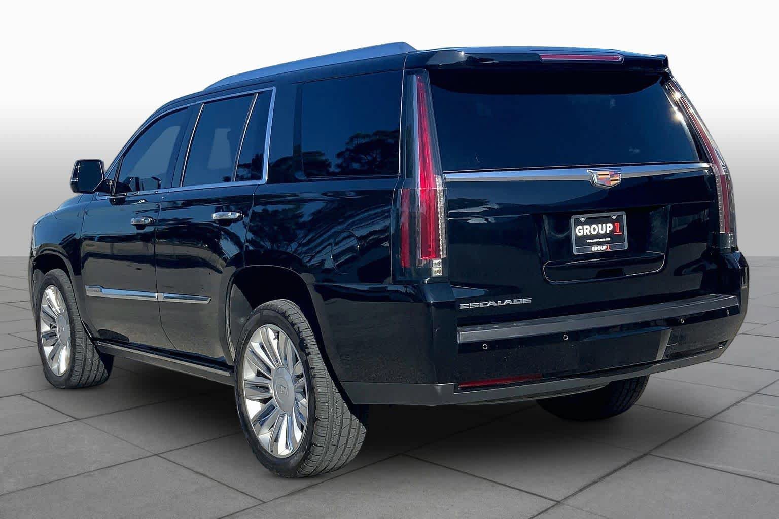 Used 2016 Cadillac Escalade Platinum AWD/4WD image 12