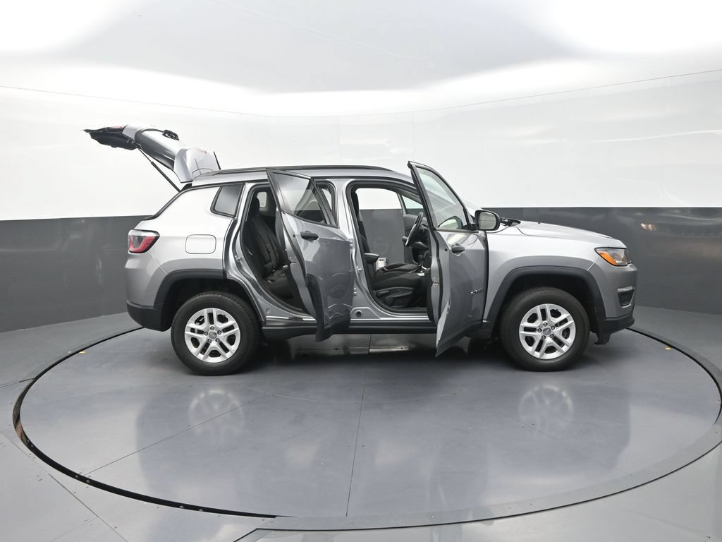 Used 2018 Jeep Compass Sport AWD/4WD image 38