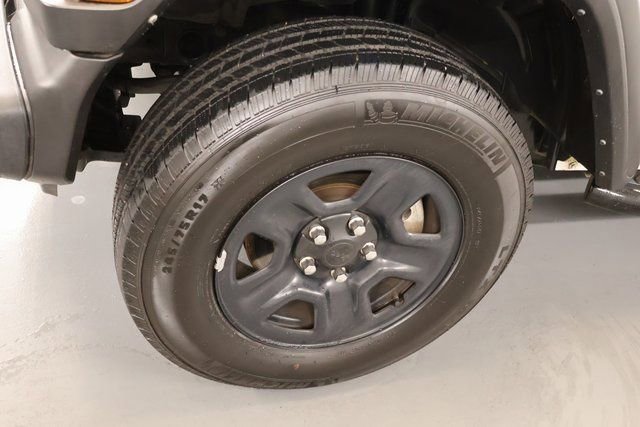 Used 2022 Jeep Wrangler Sport image 7