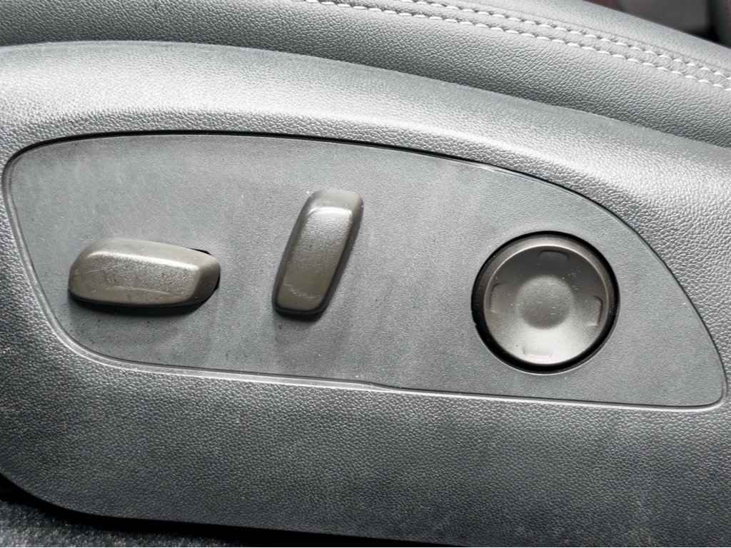 Used 2024 Chevrolet Equinox EV RS FWD image 7