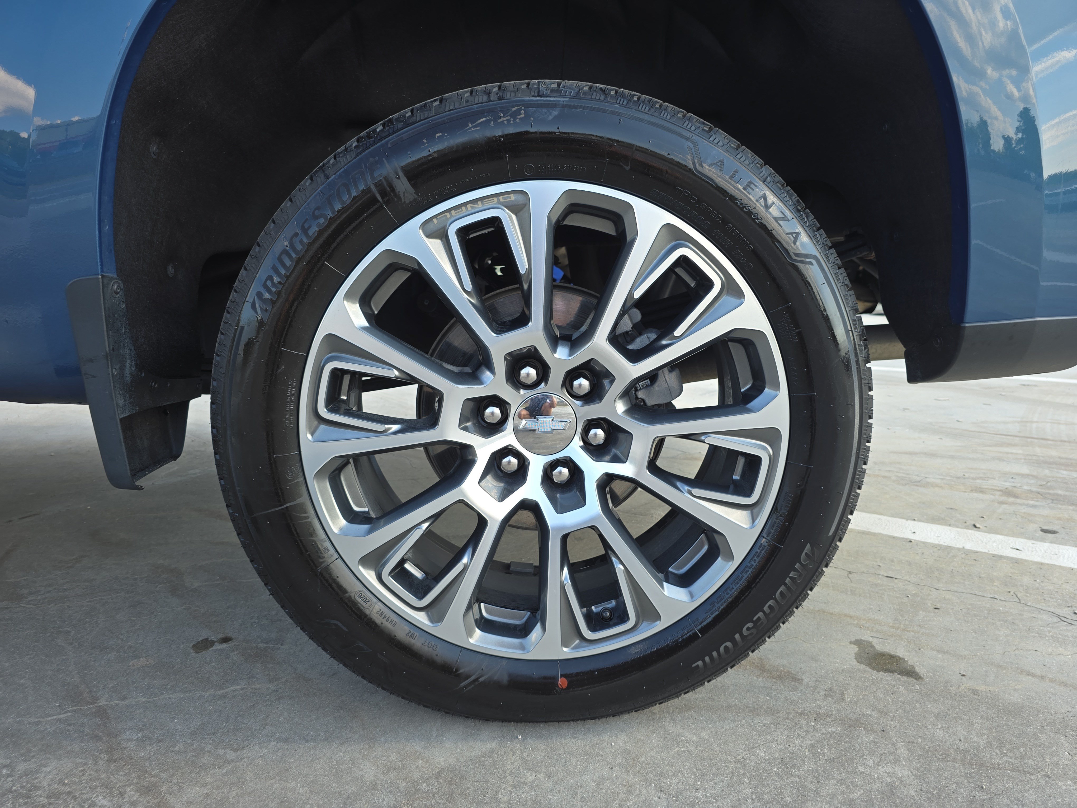 Used 2024 Chevrolet Silverado 1500 High Country w/ High Country Premium Package AWD/4WD image 35