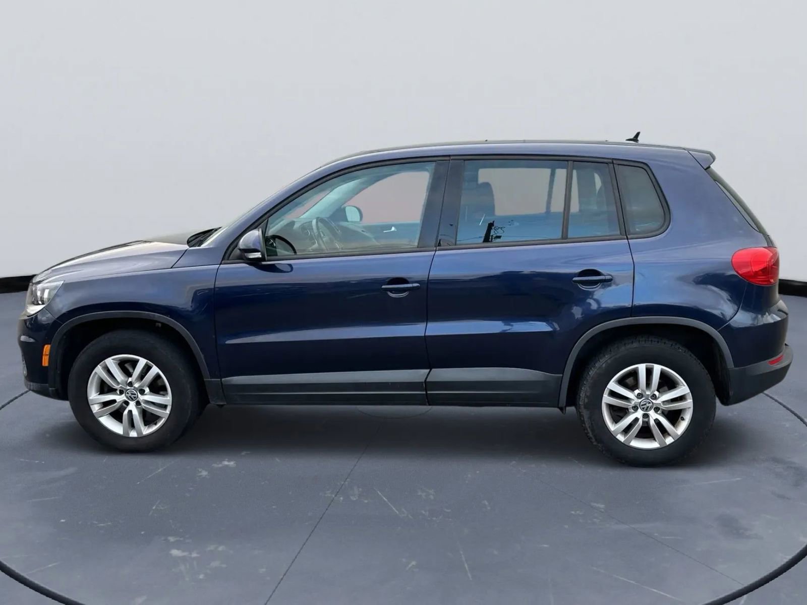 Used 2013 Volkswagen Tiguan S image 7