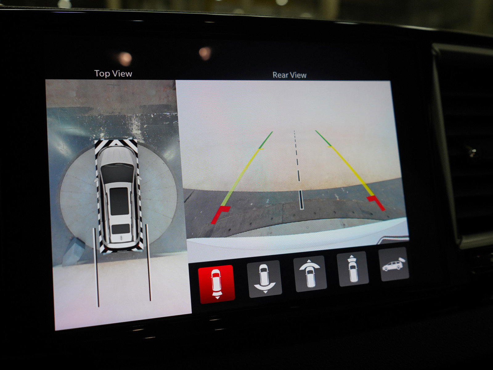 Used 2022 Chrysler Pacifica Touring-L w/ Uconnect Theater Family Group FWD image 33