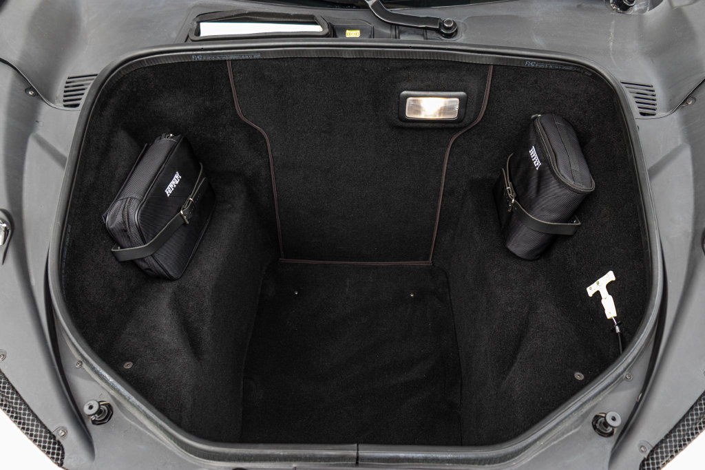 Used 2014 Ferrari 458 Spider RWD image 11