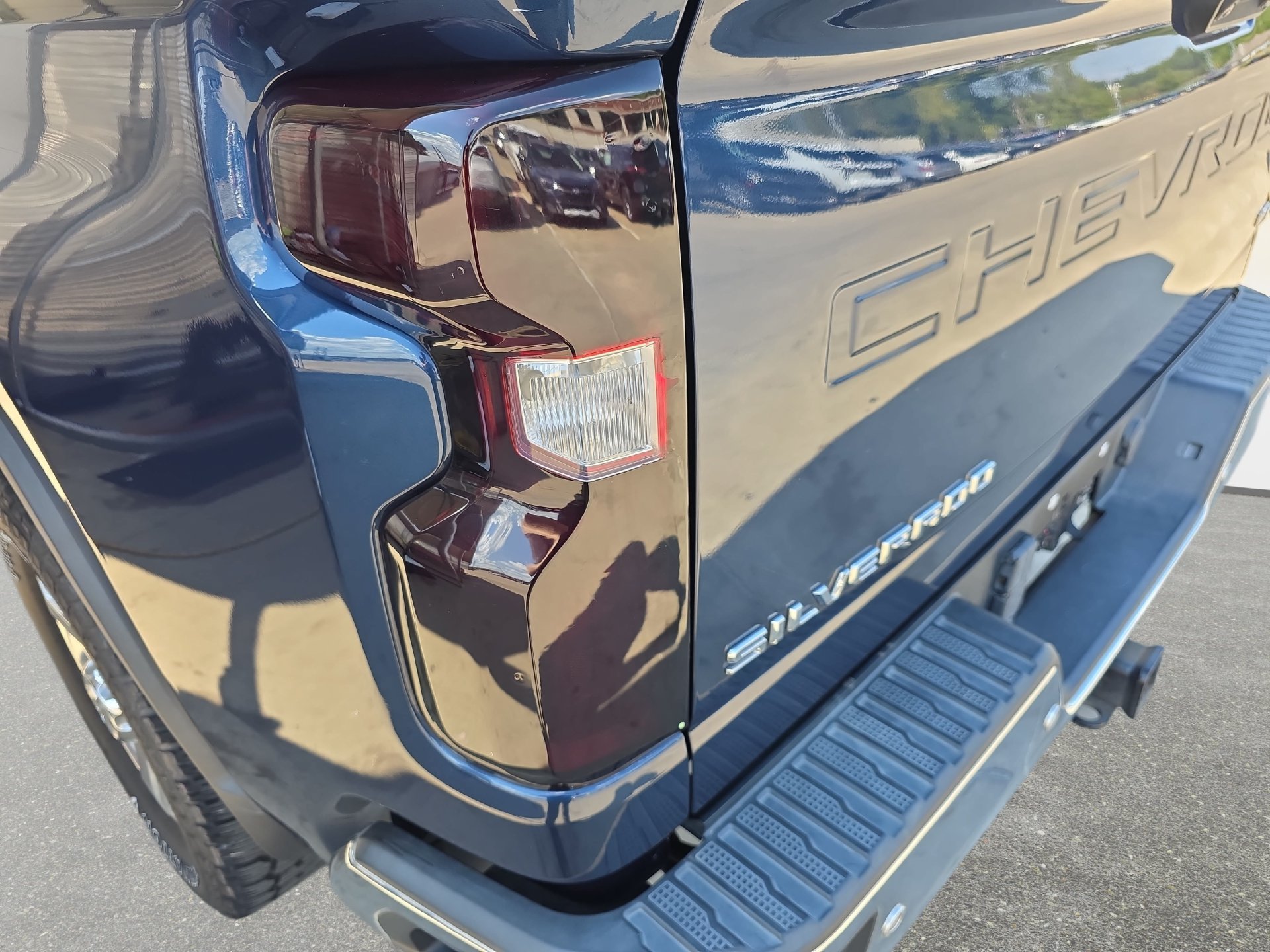 Used 2020 Chevrolet Silverado 2500 LTZ w/ LTZ Premium Package AWD/4WD image 32
