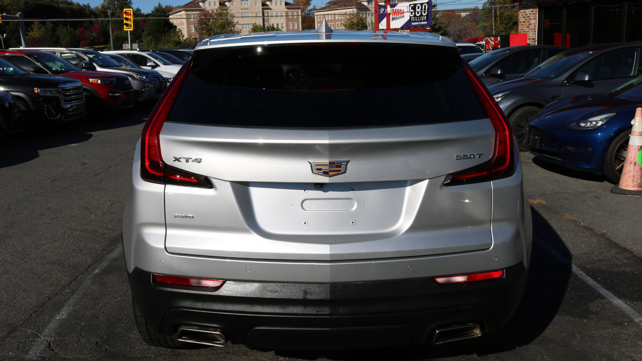 Used 2021 Cadillac XT4 Luxury w/ Cold Weather Package image 18