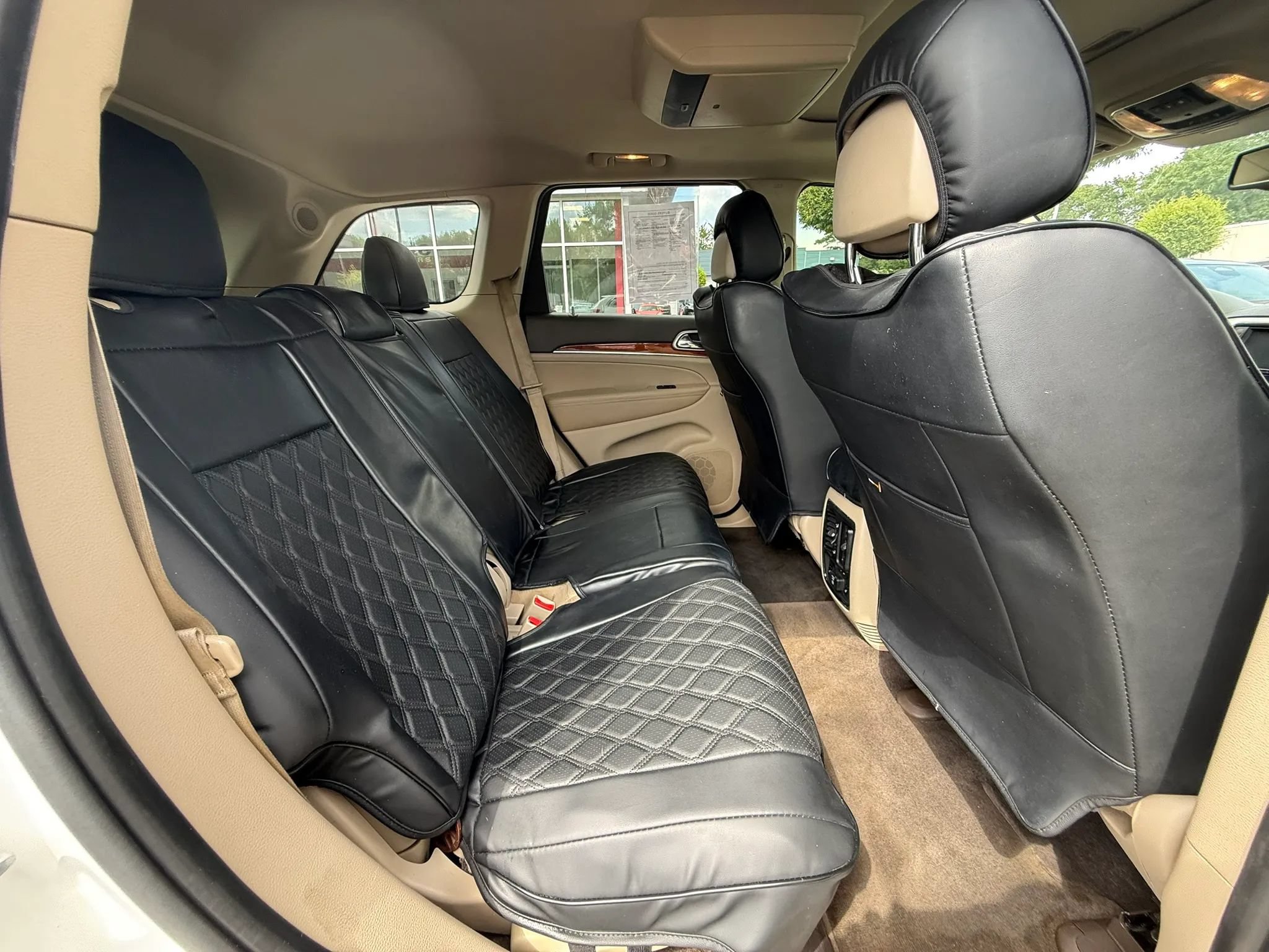 Used 2011 Jeep Grand Cherokee Overland AWD/4WD image 21