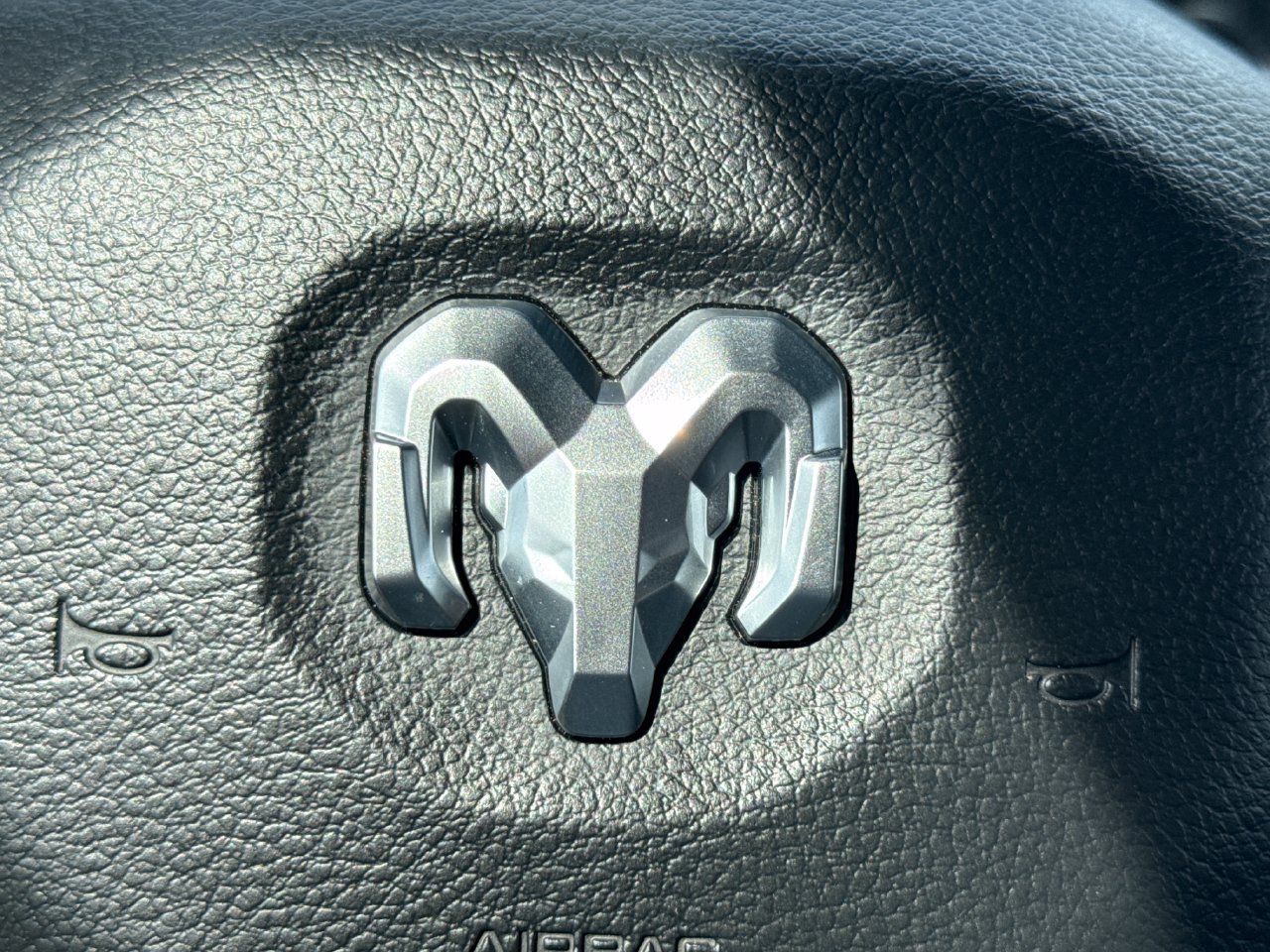 Used 2025 RAM 5500 4x4 Crew Cab image 30