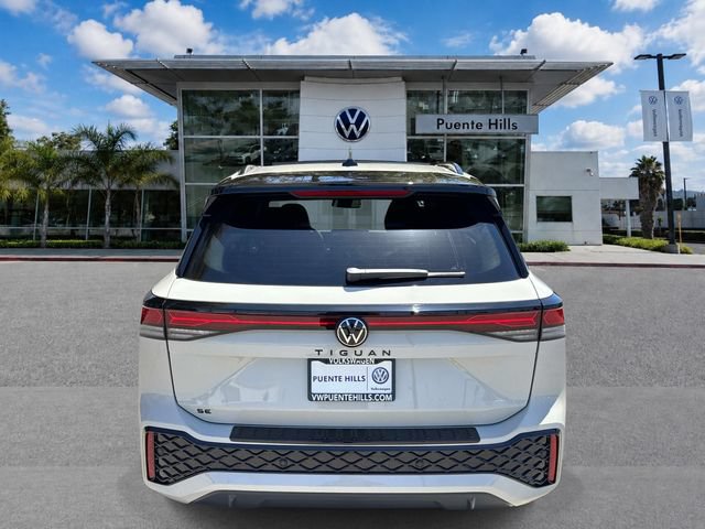 New 2026 Volkswagen Tiguan SE R-Line FWD image 4