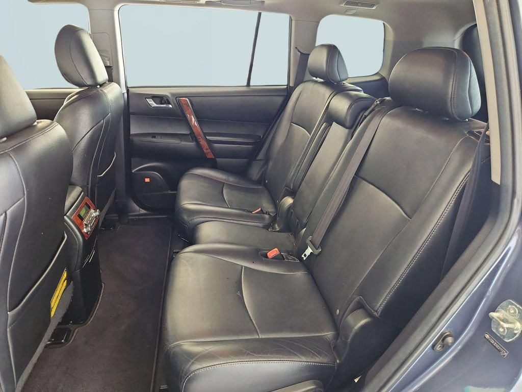 Used 2012 Toyota Highlander Limited w/ Tow Pkg AWD/4WD image 23