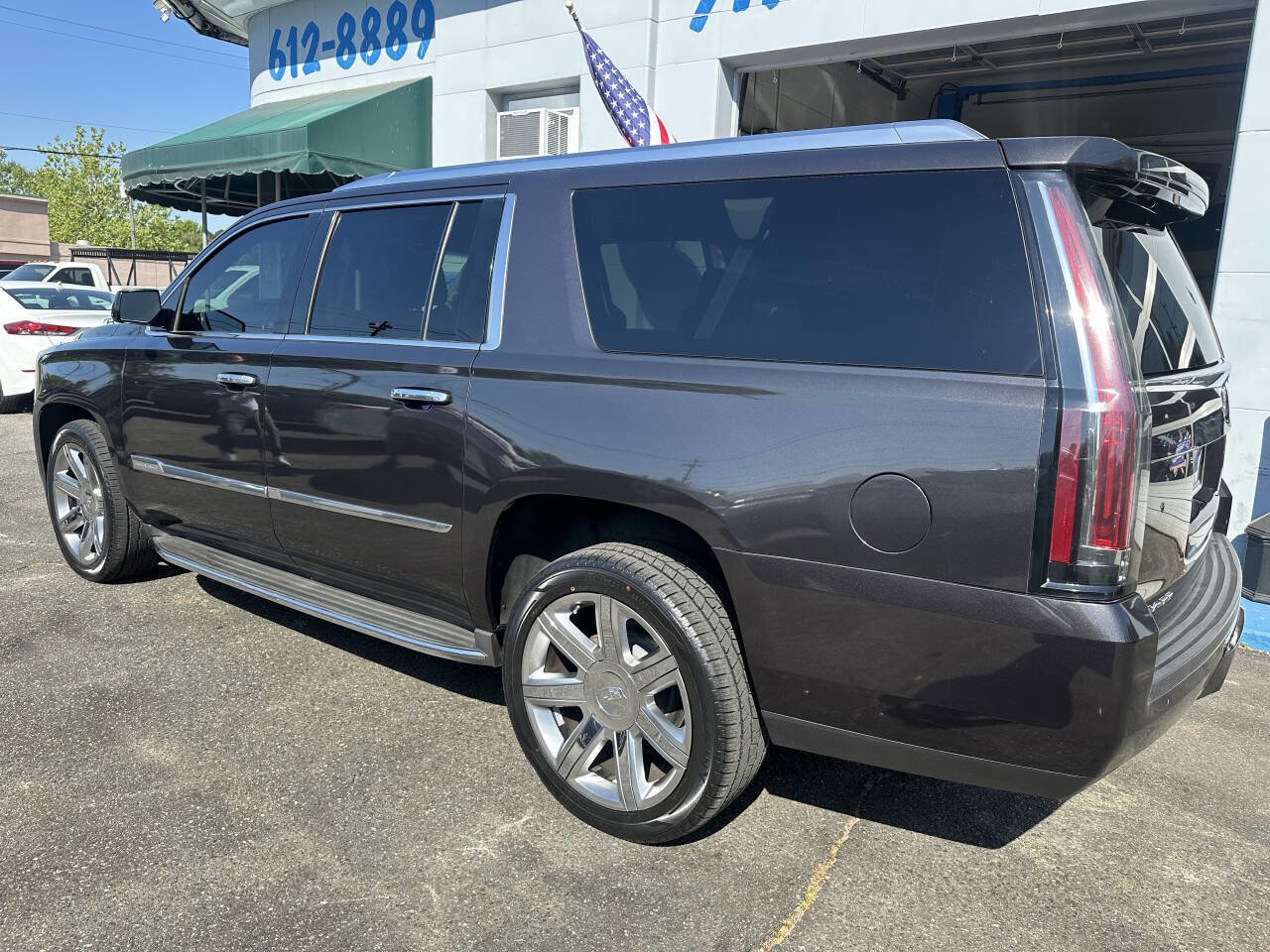 Used 2015 Cadillac Escalade ESV Luxury AWD/4WD image 8