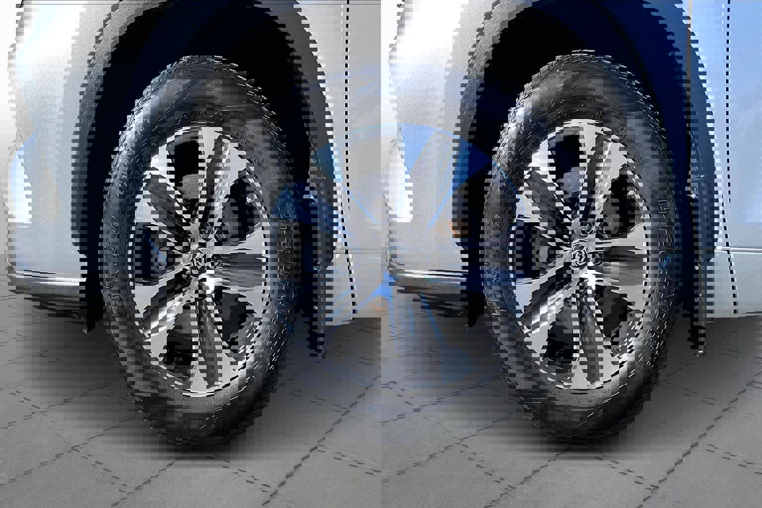 Used 2022 Toyota Highlander XLE image 11