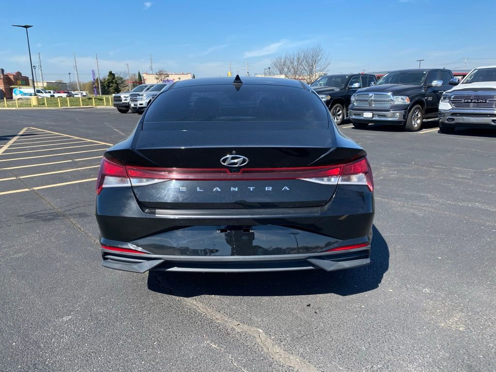 Used 2021 Hyundai Elantra SEL w/ Convenience Package image 8