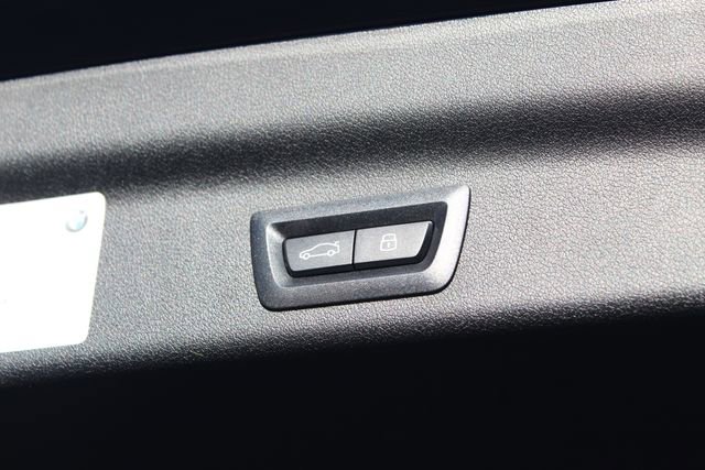 Used 2025 BMW X1 xDrive28i w/ Technology Package image 9