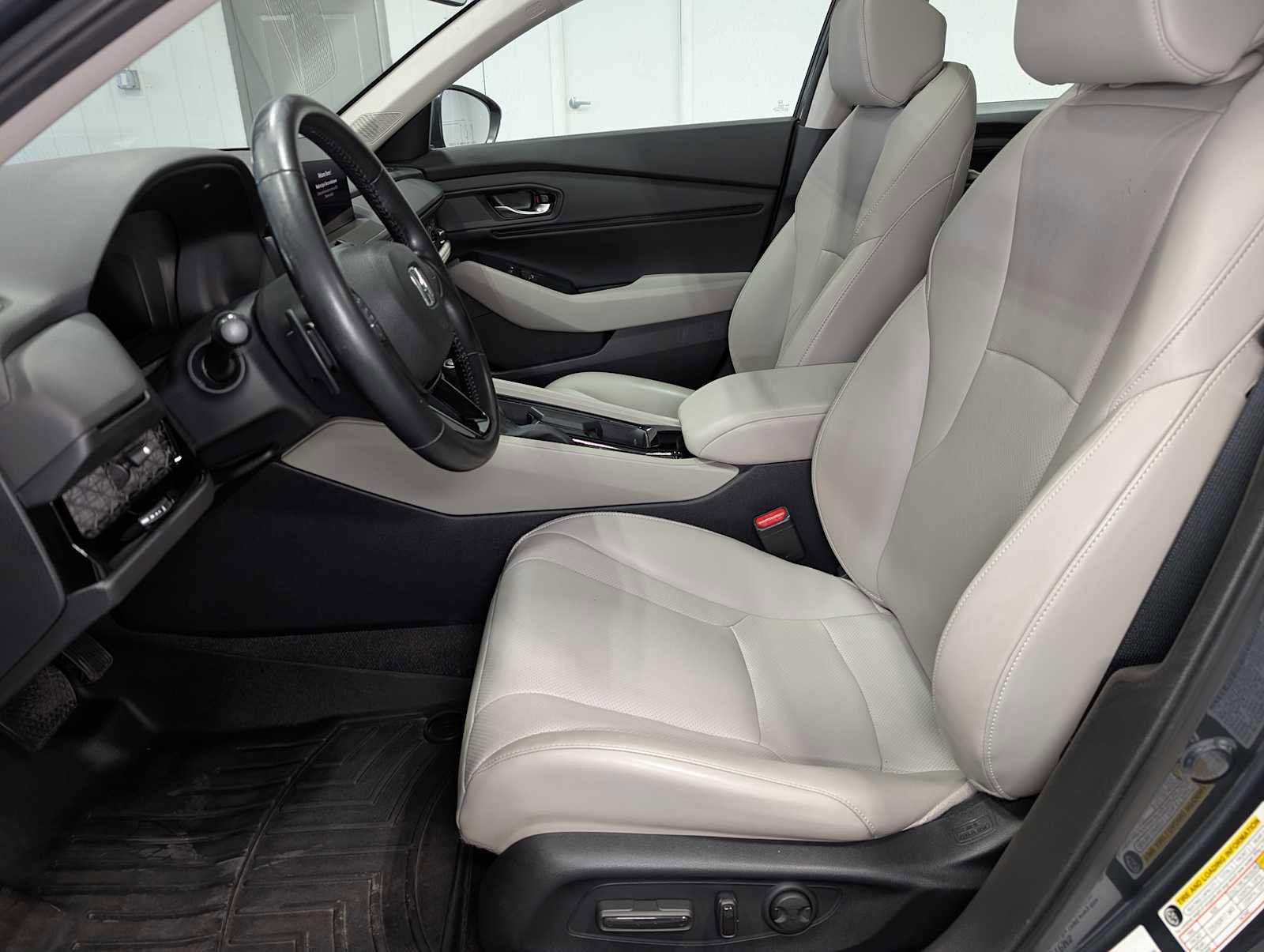 Used 2024 Honda Accord EX-L image 4