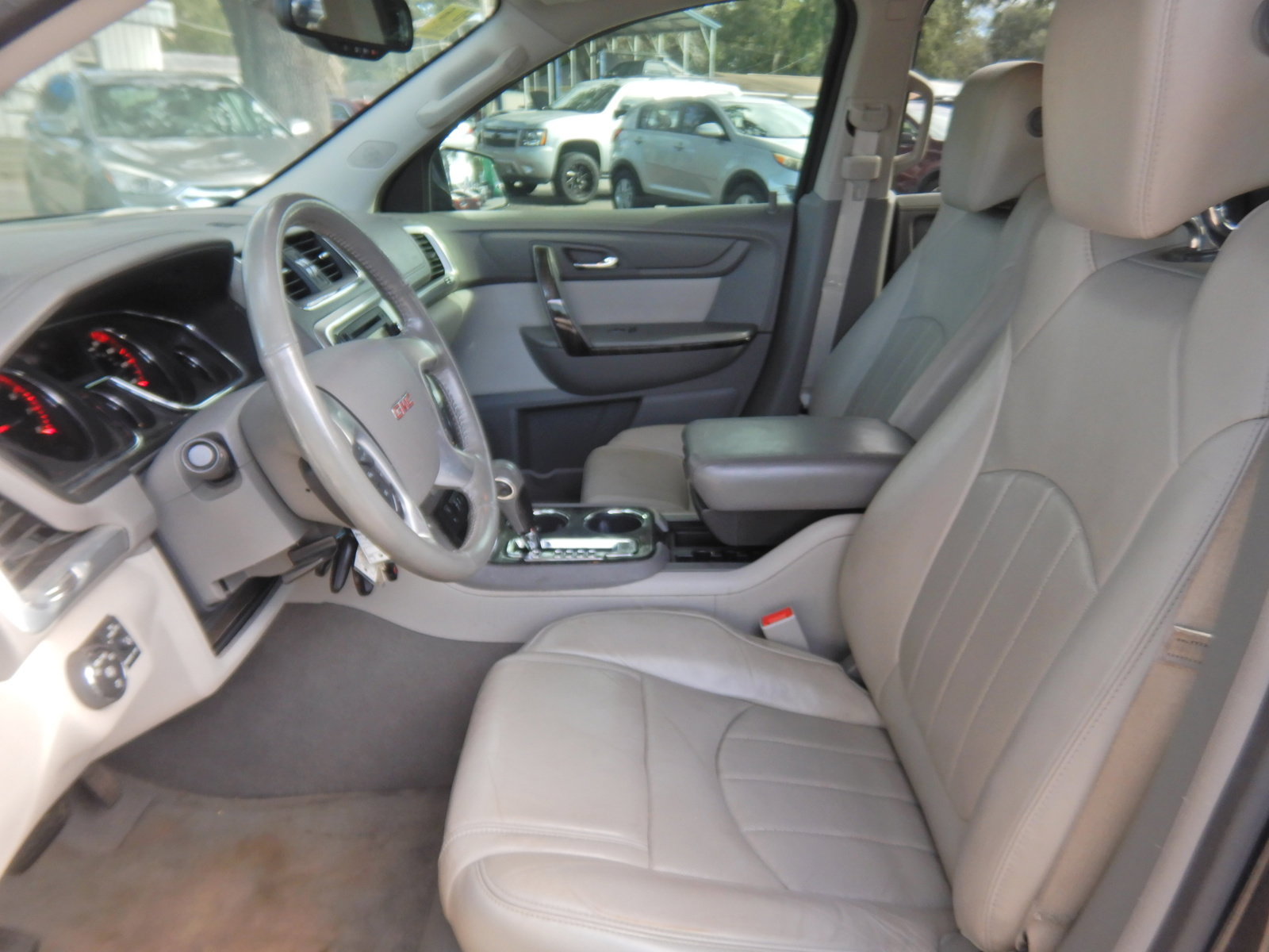 Used 2015 GMC Acadia SLT image 9