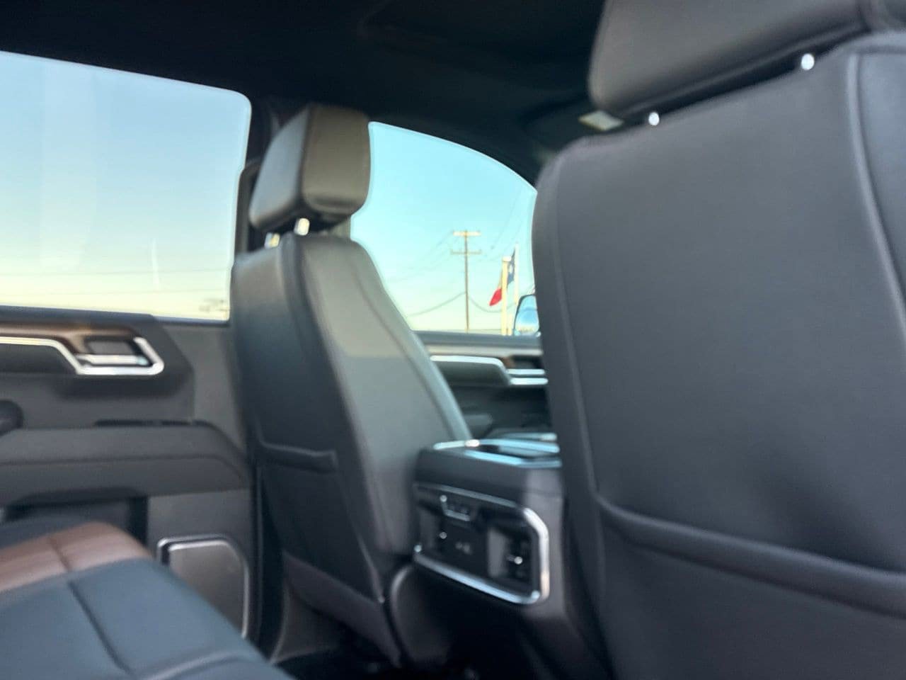 Used 2026 Chevrolet Silverado 1500 High Country AWD/4WD image 37