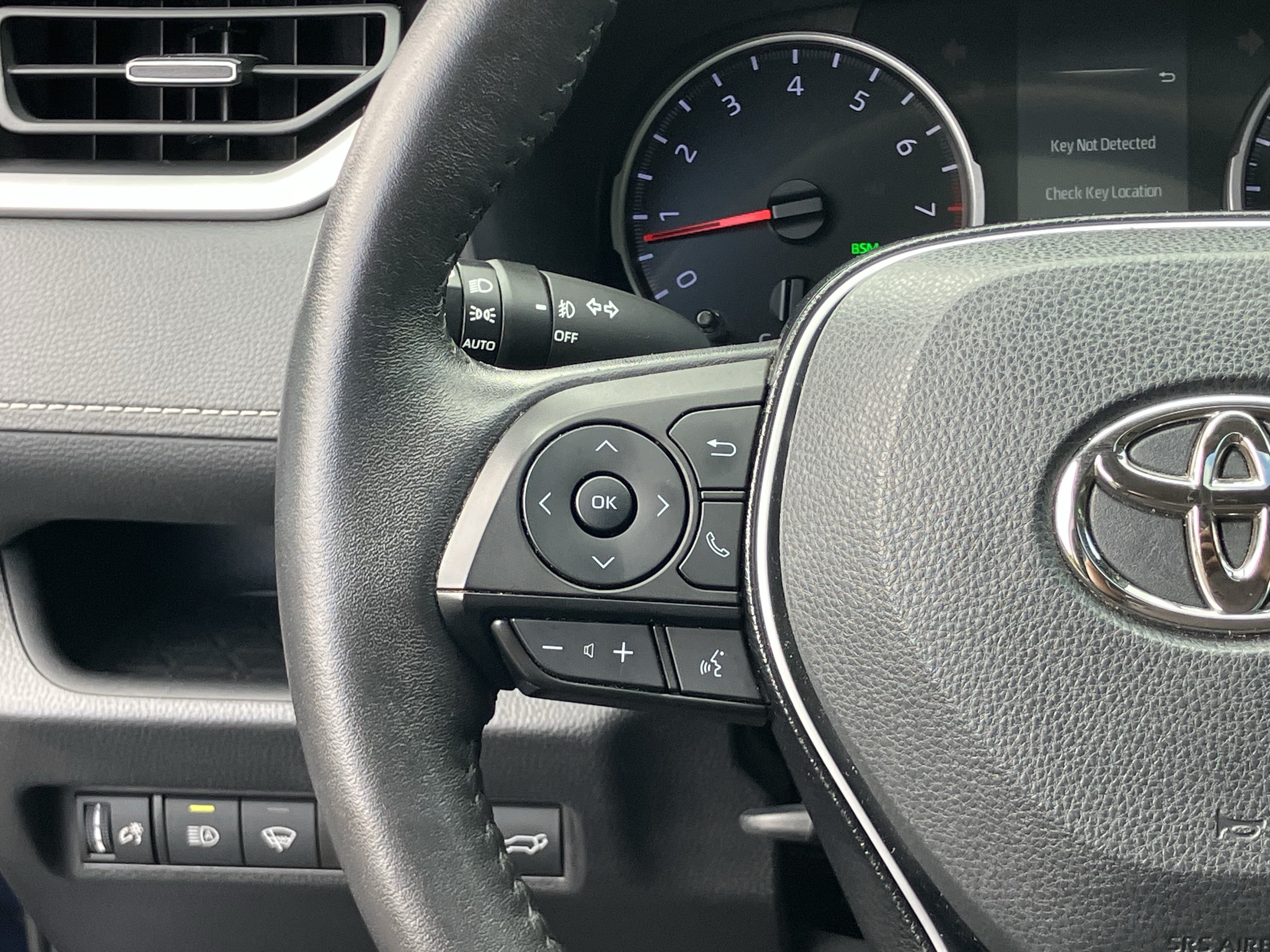 Used 2021 Toyota RAV4 XLE Premium FWD image 20