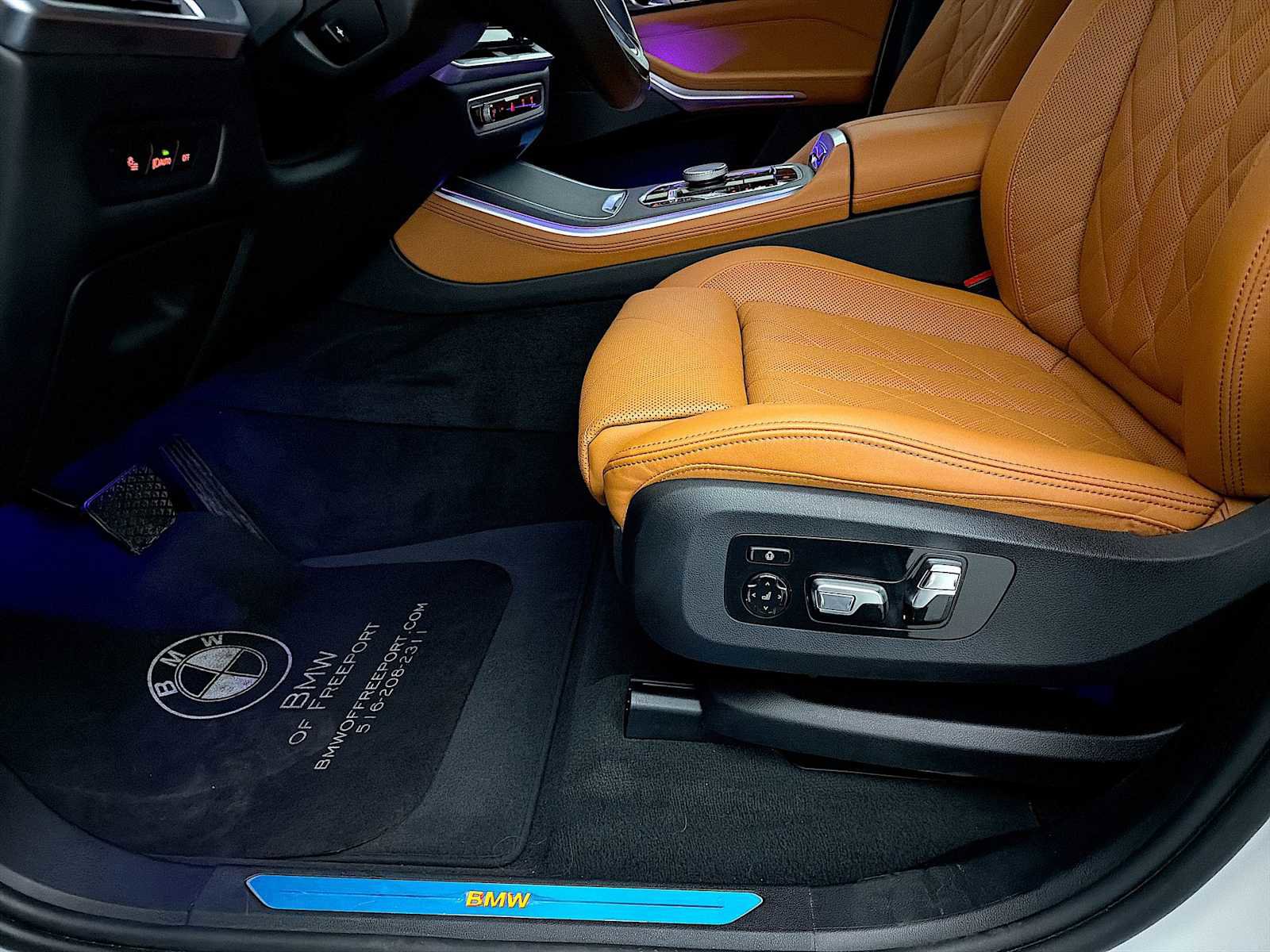 Certified 2024 BMW X5 xDrive50e w/ Premium Package image 10