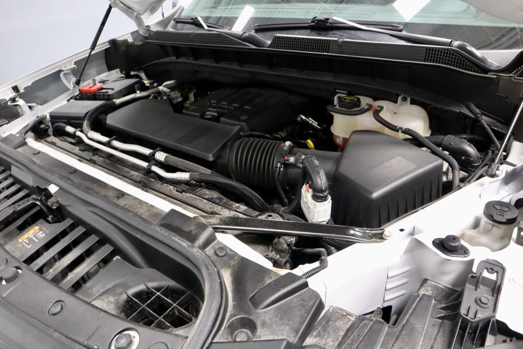 Used 2024 Chevrolet Silverado 1500 LT AWD/4WD image 18